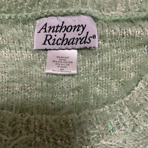 Anthony Richards fuzzy sweater - Picture 6 of 6